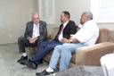 Guilherme Uchôa visita Câmara Municipal