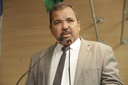 Hélio Guabiraba celebra inauguração da sede de campo de várzea