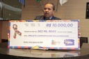 Hélio Guabiraba presta contas de vendas de quadros de autistas