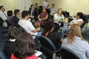 Isabella discute em reunião combate à homofobia 