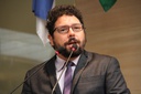 Ivan Moraes destaca voto de aplauso aos biomédicos e biomédicas