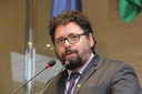 Ivan Moraes participa da Parada da Diversidade de Dois Unidos