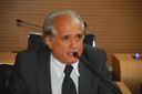 Jairo Britto quer proibir uso de celular em bancos