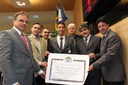 Jogador Hernanes recebe Medalha do Mérito