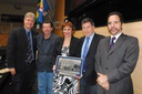 Jurandir Liberal homenageia Sindicato dos Bancários