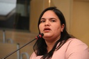 Michele Collins defende casamento coletivo entre heterossexuais 