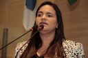 Michele Collins faz apelo por cirurgia de criança