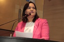 Michele Collins lembra importância da campanha mundial Outubro Rosa