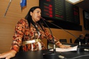 Michele Collins questiona reajuste de energia