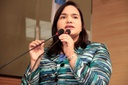Michele Collins tece críticas a peça teatral