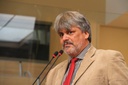  Osmar Ricardo pede solução para os buracos da cidade