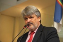 Osmar Ricardo sugere comissão para discutir habitacionais 