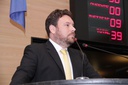 Parlamentares acirram debate político