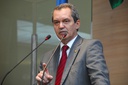 Vereador afirma que lixo está sem contrato