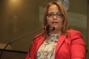 Vereadora discute voto de aplauso a professor