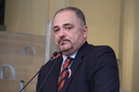 Vereadores questionam empresas que abrem buracos na cidade